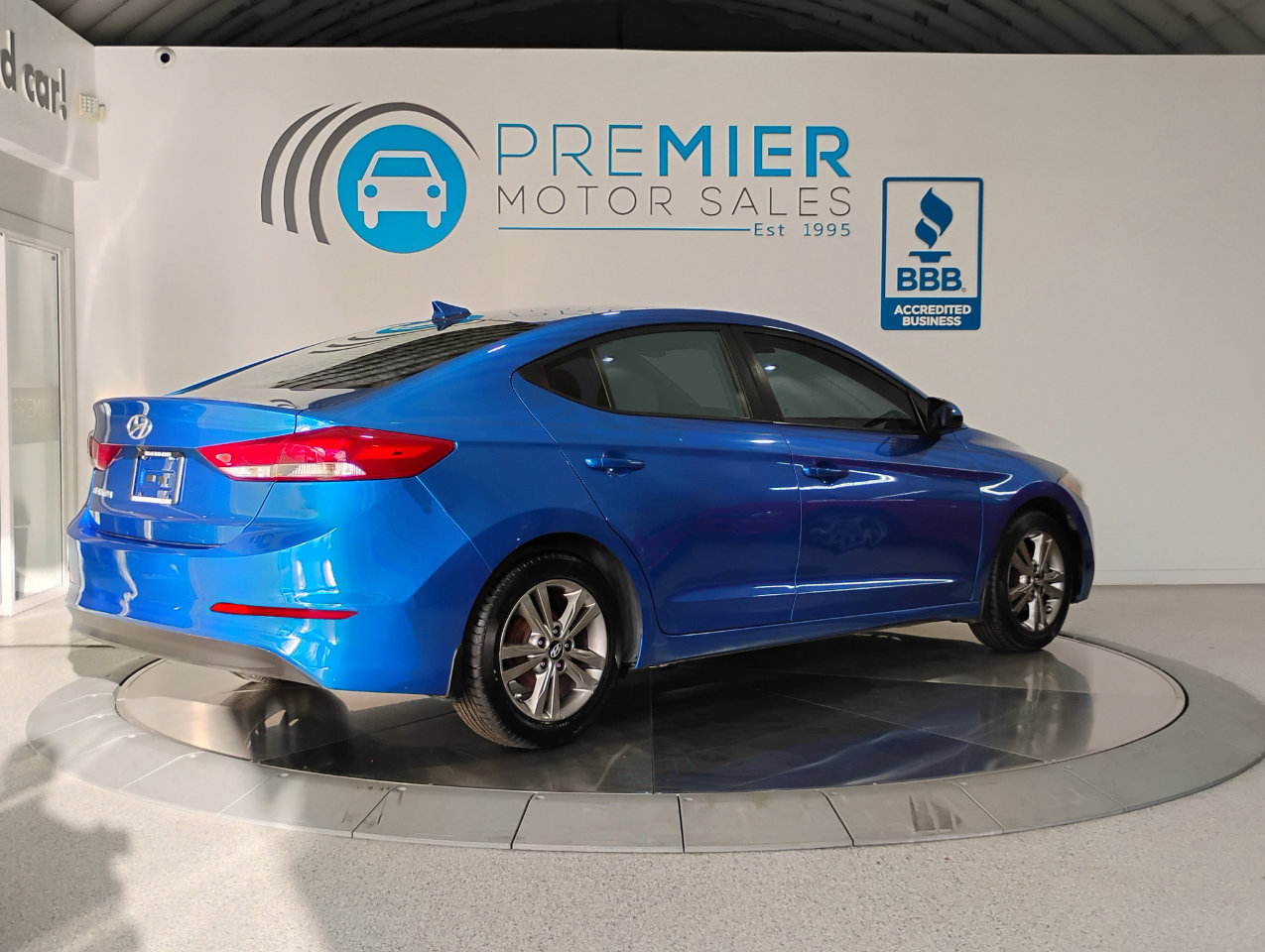Used 2017 Hyundai Elantra SE image 5