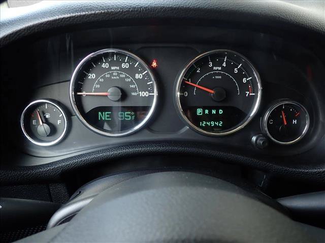 Used 2013 Jeep Wrangler Unlimited Sahara w/ Connectivity Group AWD/4WD image 22