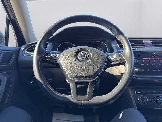 Used 2019 Volkswagen Tiguan SE w/ Panoramic Sunroof Package image 10