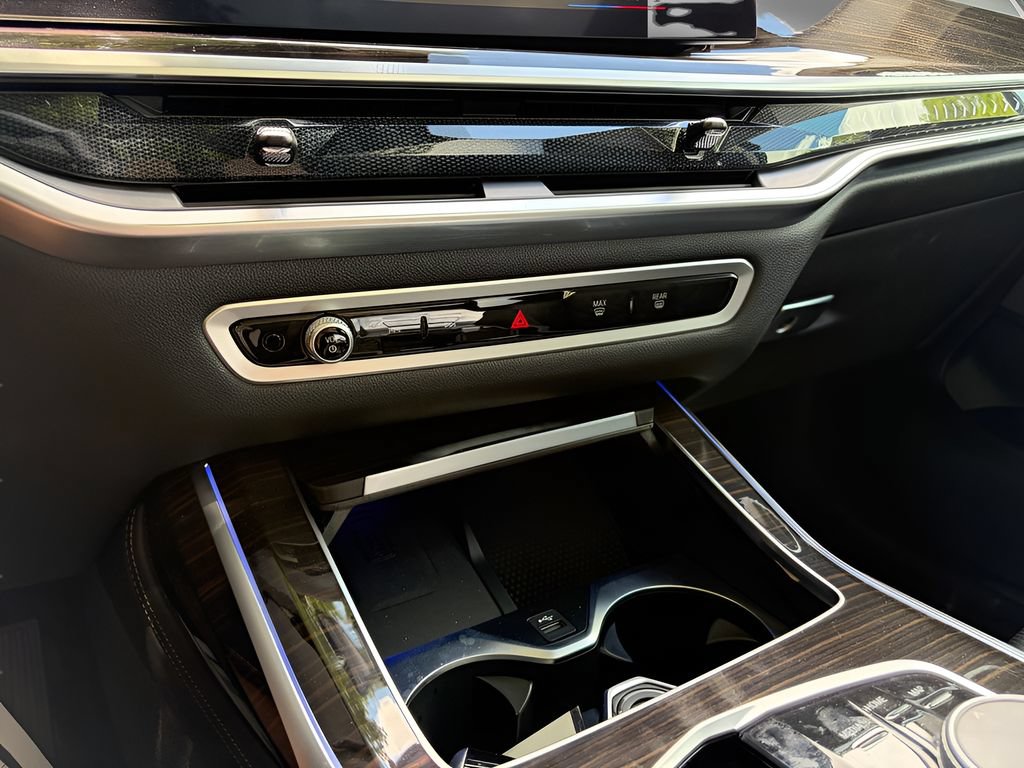 Used 2023 BMW X7 xDrive40i w/ Premium Package AWD/4WD image 30