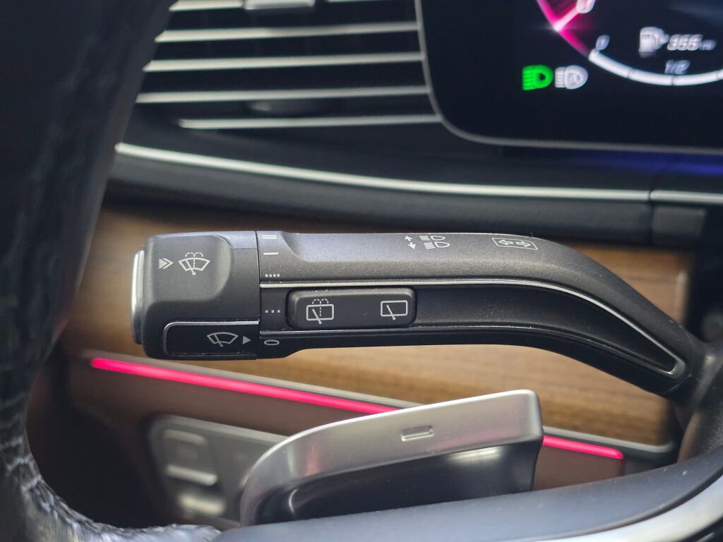 Used 2024 Mercedes-Benz GLE 350 GLE 350 w/ 3rd Row Seat Package image 39