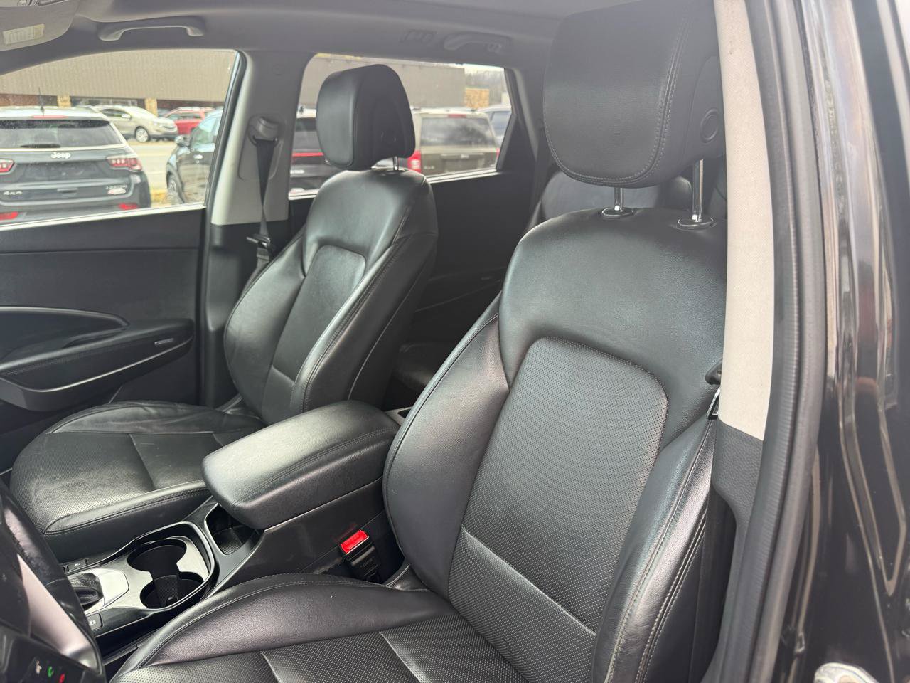 Used 2018 Hyundai Santa Fe Limited AWD/4WD image 34