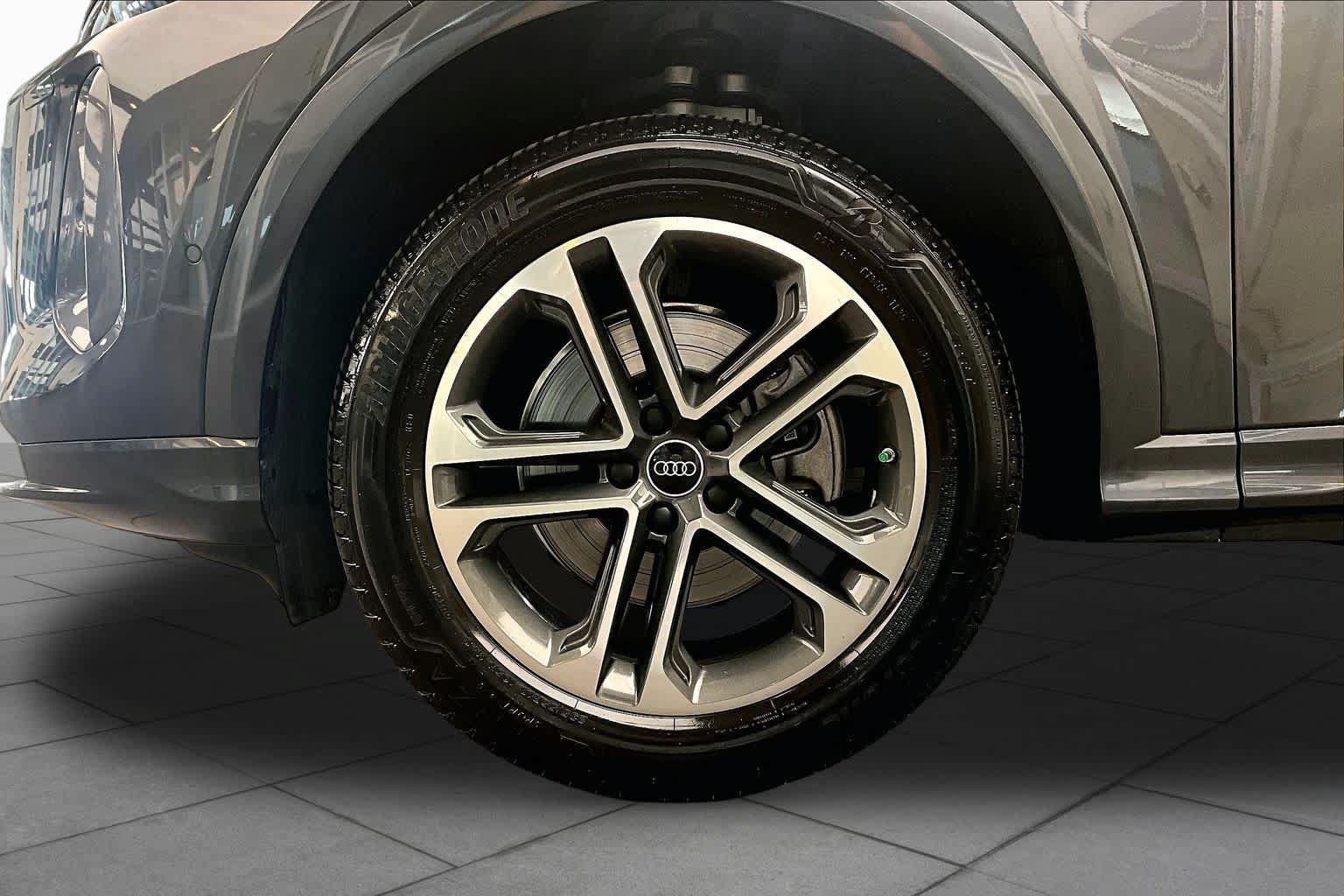 Certified 2025 Audi Q5 Premium w/ Convenience Package AWD/4WD image 11
