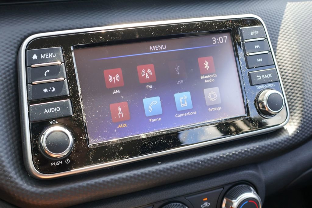 Certified 2025 Nissan Kicks Play S FWD image 3