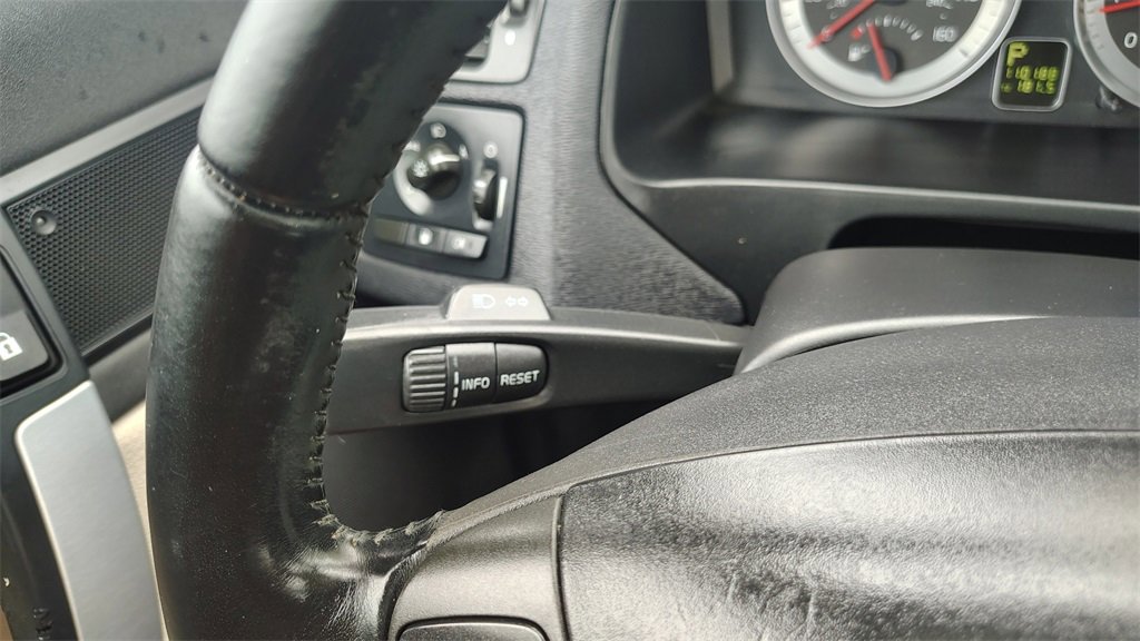 Used 2013 Volvo C70 T5 w/ Climate Pkg image 18