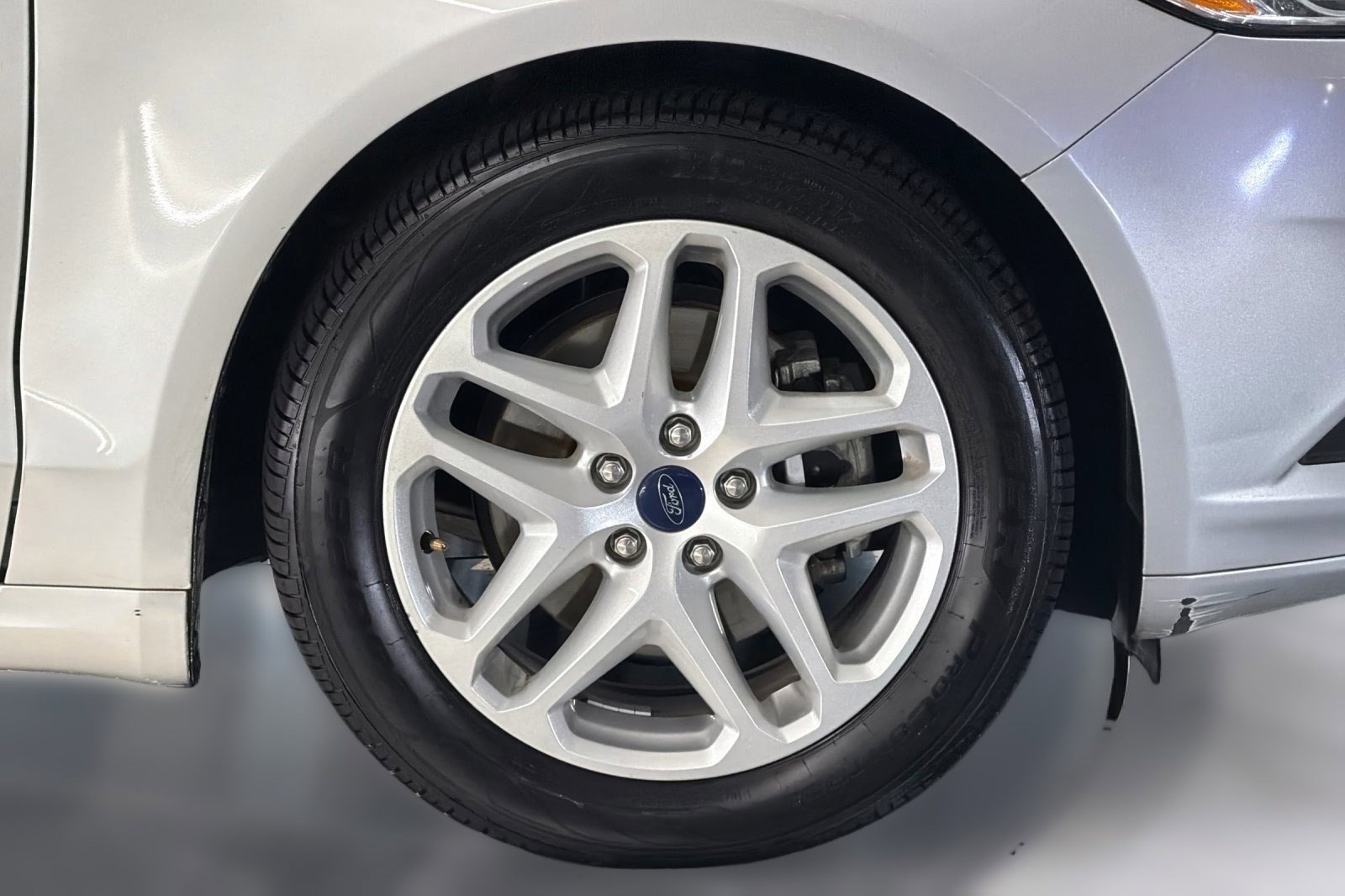 Used 2015 Ford Fusion SE w/ Equipment Group 202A FWD image 11