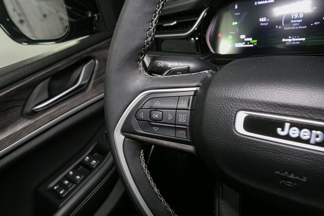 Used 2022 Jeep Grand Cherokee Limited 4xe w/ Luxury Tech Group II image 37