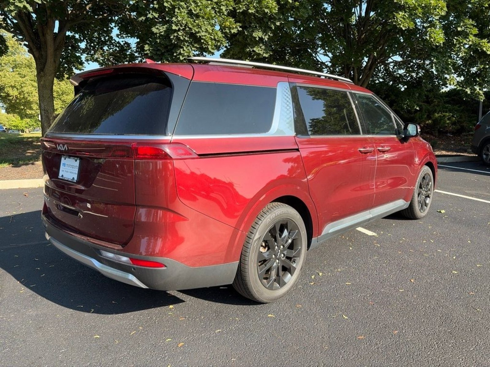 Used 2022 Kia Carnival SX FWD image 5