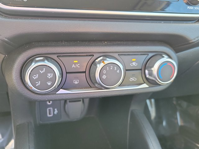 Used 2024 Nissan Versa S w/ S Plus Package image 30