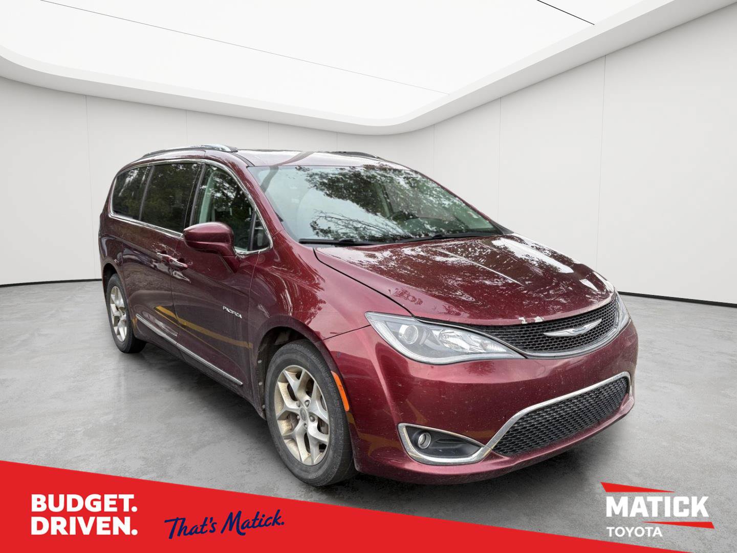 Used 2017 Chrysler Pacifica Touring-L Plus w/ Tire & Wheel Group FWD image 1