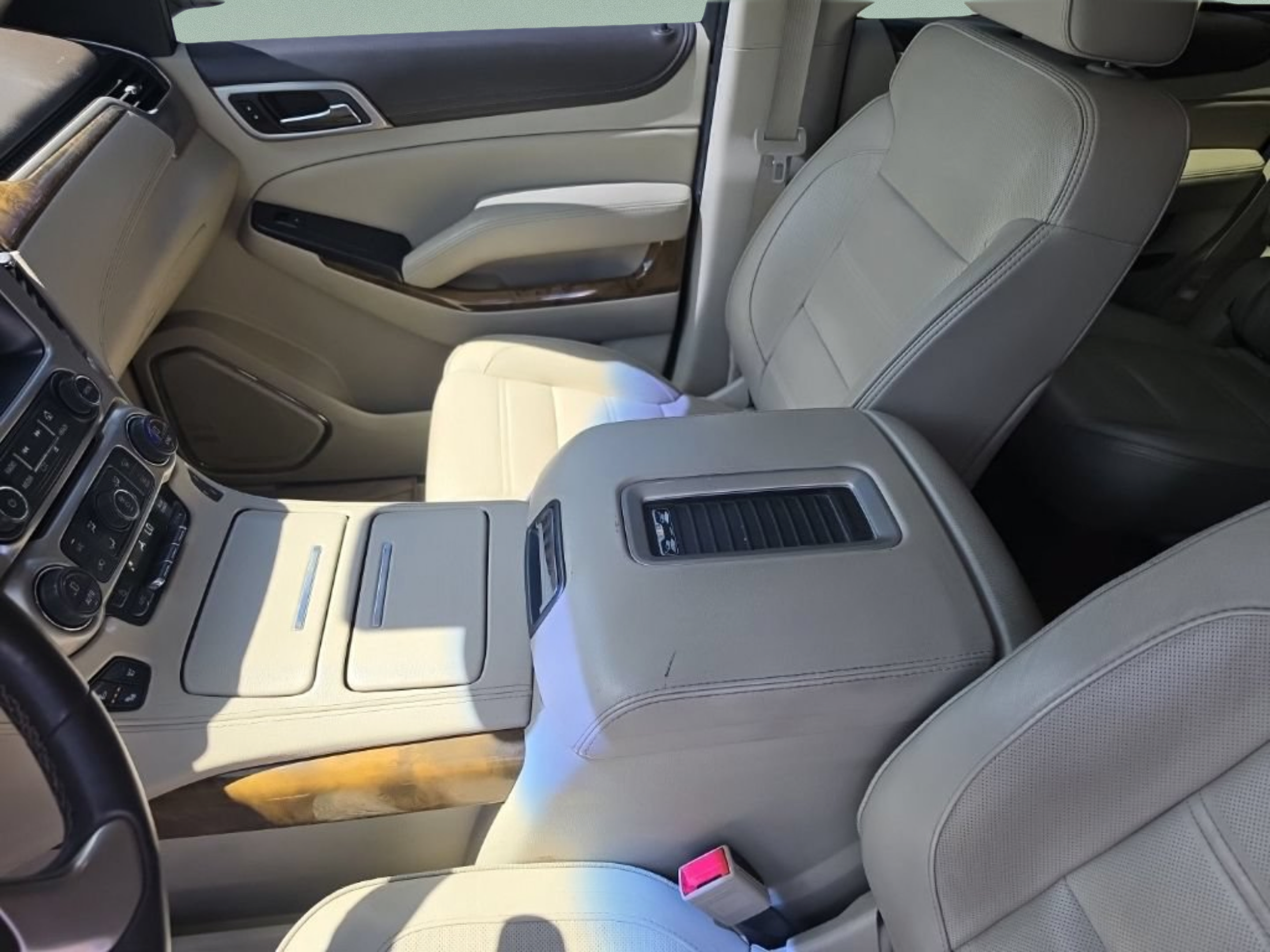 Used 2016 GMC Yukon Denali w/ Open Road Package RWD image 24
