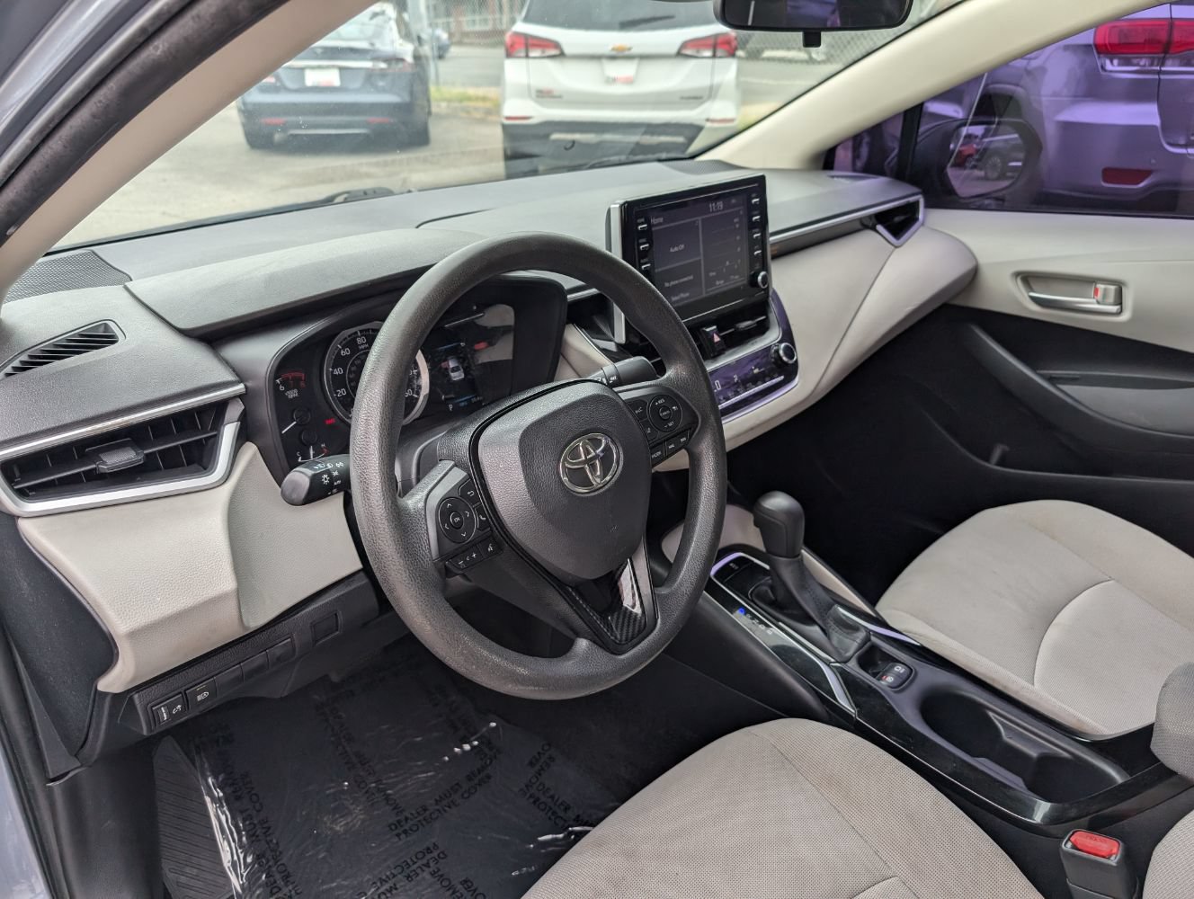 Used 2020 Toyota Corolla LE FWD image 12