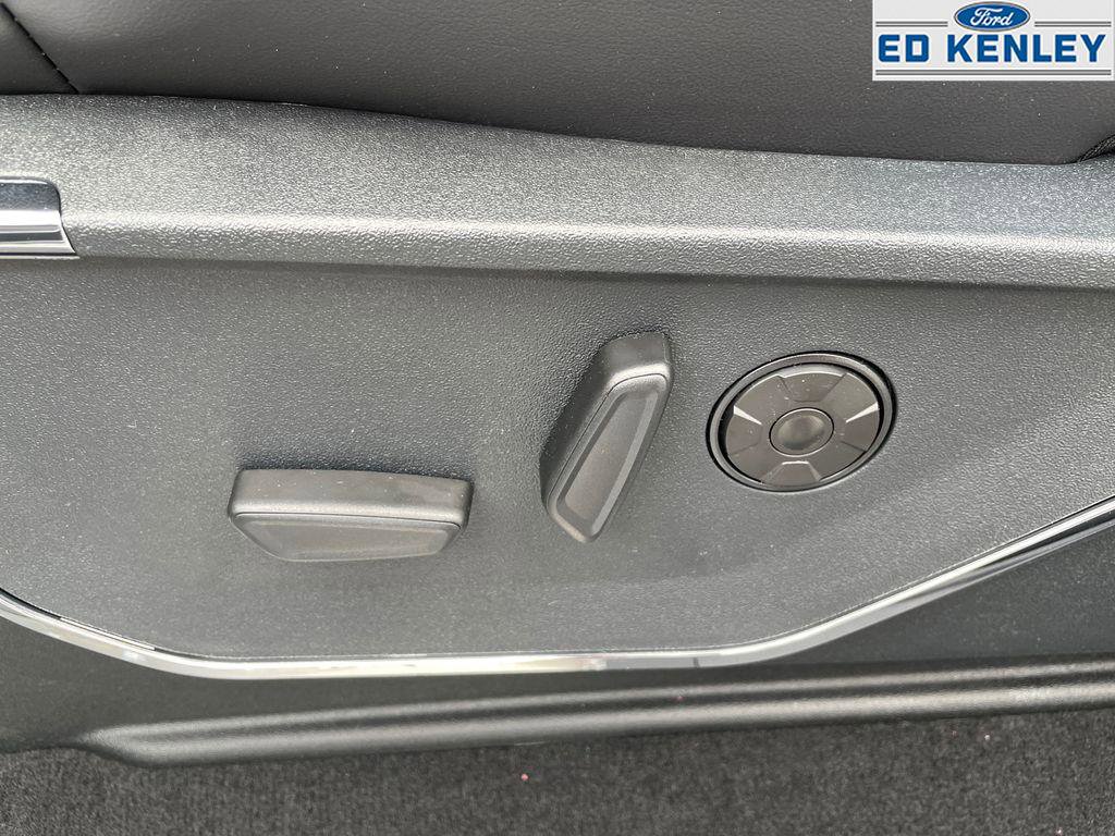 New 2026 Ford F350 Platinum image 4