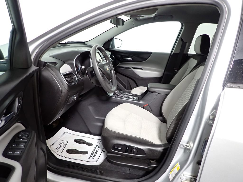 Used 2019 Chevrolet Equinox LS w/ LS Convenience Package image 18