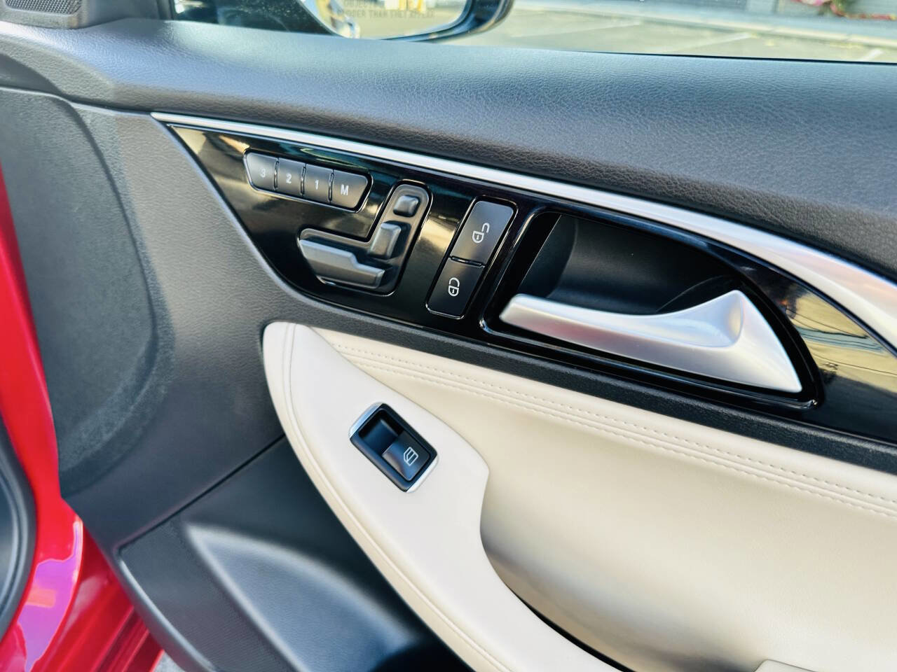 Used 2019 INFINITI QX30 w/ Navigation Package image 30