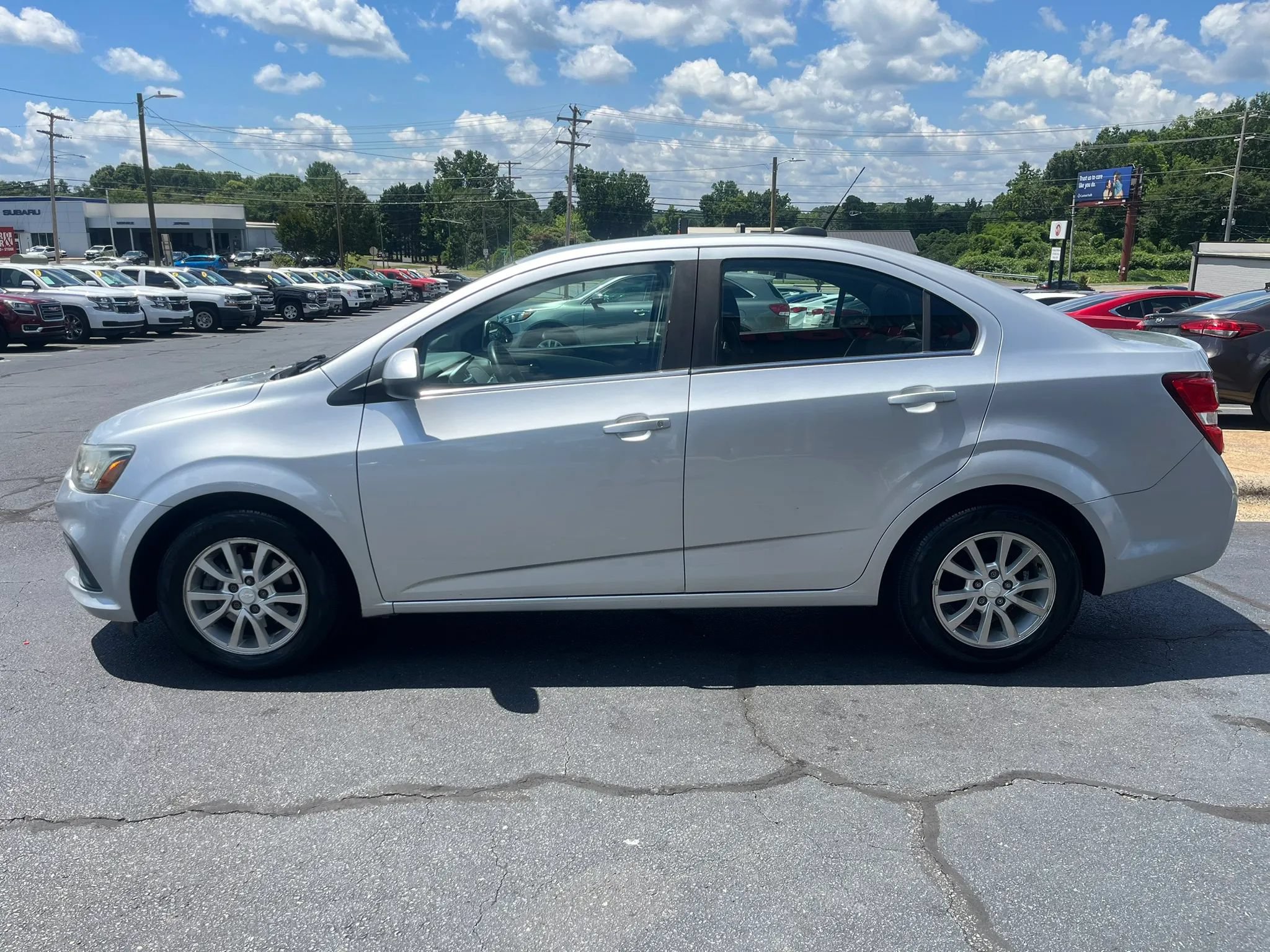 Used 2017 Chevrolet Sonic LT FWD image 4