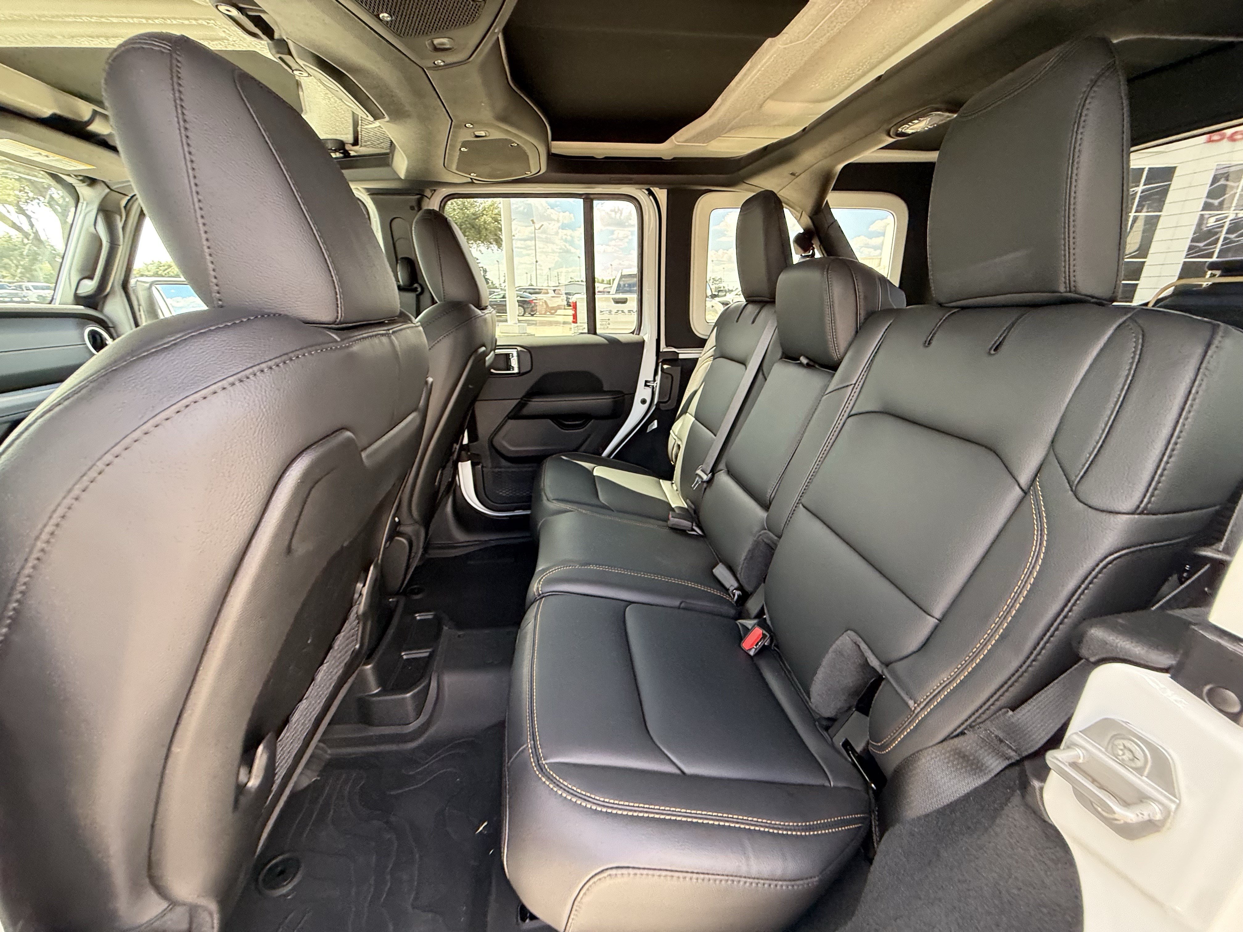 New 2026 Jeep Wrangler Unlimited Sahara AWD/4WD image 16