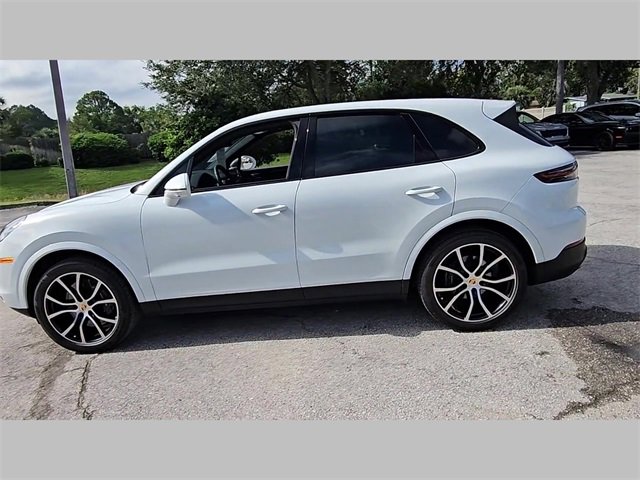 Used 2023 Porsche Cayenne image 13