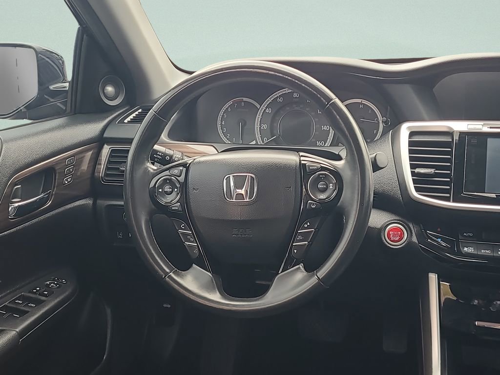 Used 2017 Honda Accord Touring image 15