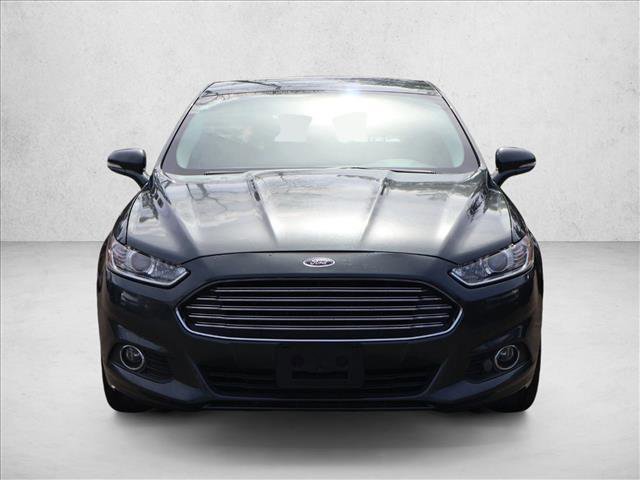 Used 2016 Ford Fusion SE w/ Equipment Group 202A image 2