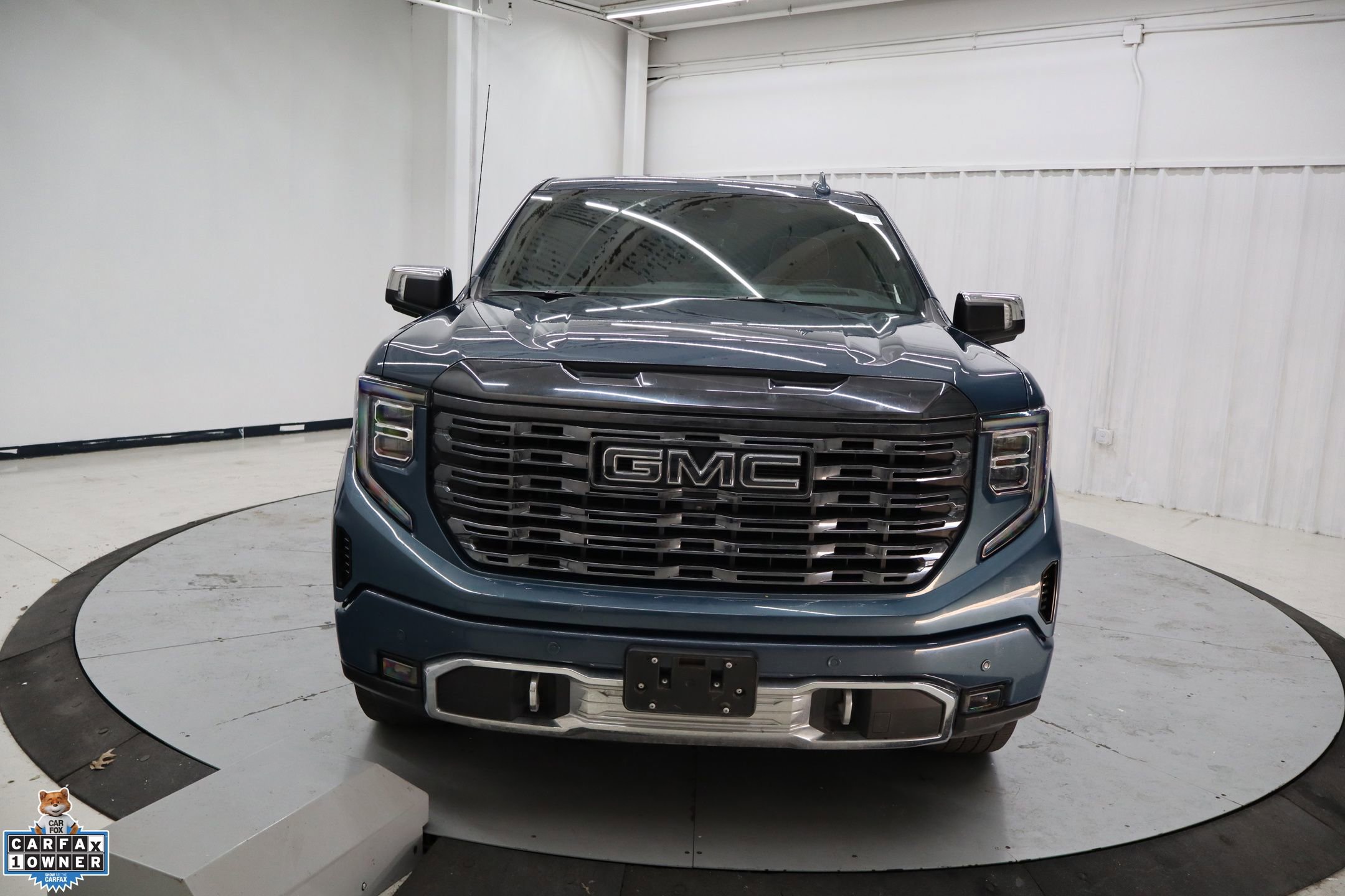 Used 2024 GMC Sierra 1500 Denali Ultimate image 9
