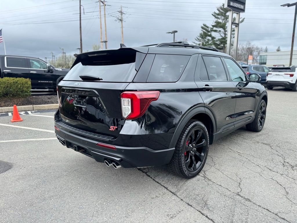 Used 2024 Ford Explorer ST w/ Technology Package AWD/4WD image 7
