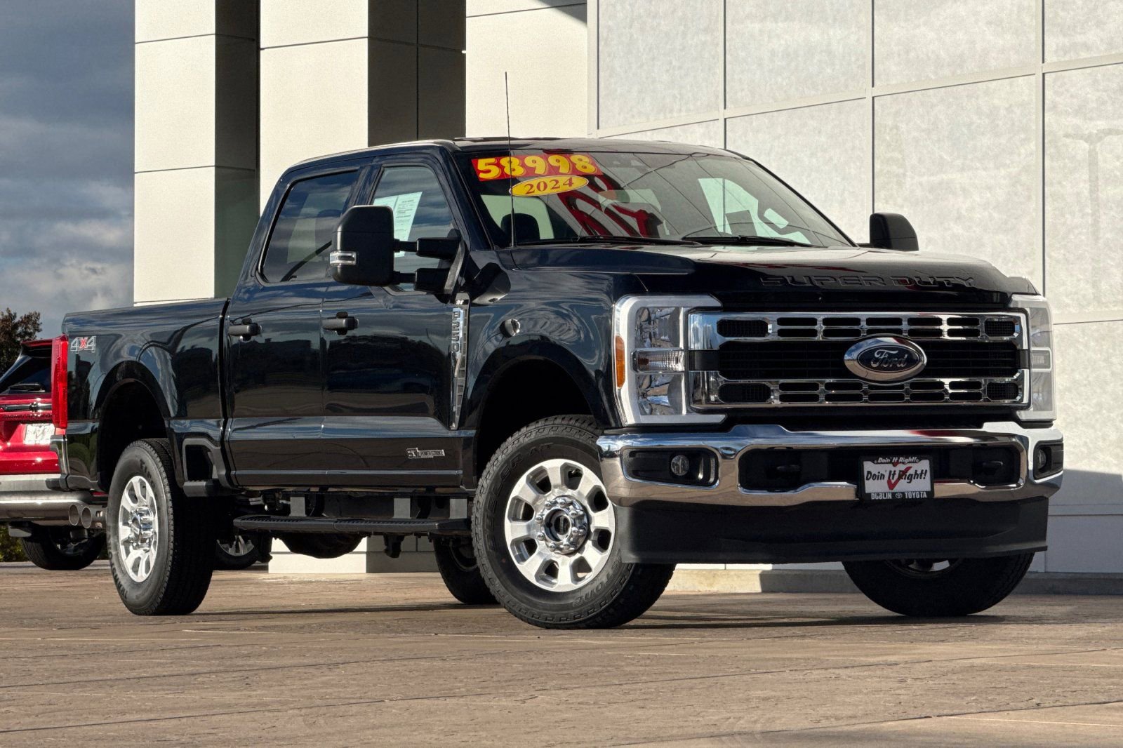 Used 2024 Ford F250 XLT image 2