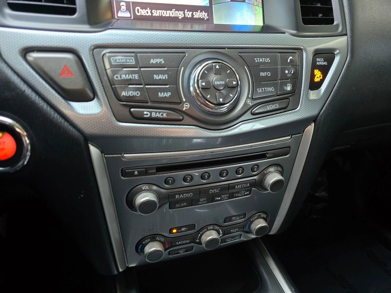 Used 2020 Nissan Pathfinder SL image 32