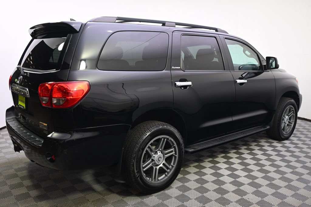 Used 2017 Toyota Sequoia Platinum AWD/4WD image 4