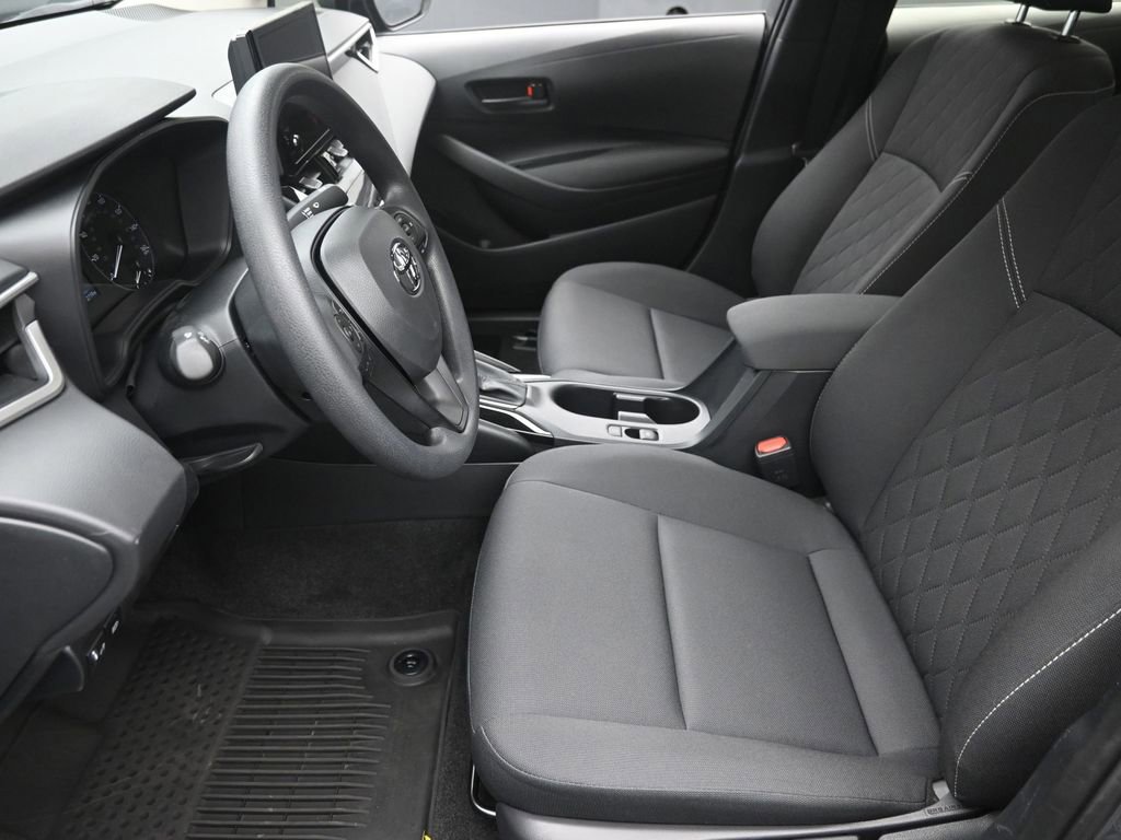 Used 2025 Toyota Corolla LE image 11