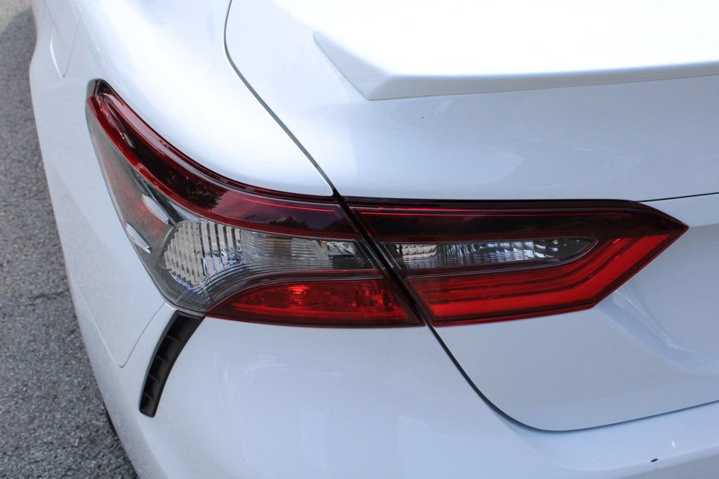 Used 2023 Toyota Camry SE FWD image 11