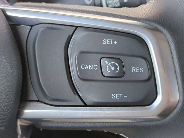 Used 2023 Jeep Wrangler Unlimited Sahara AWD/4WD image 24