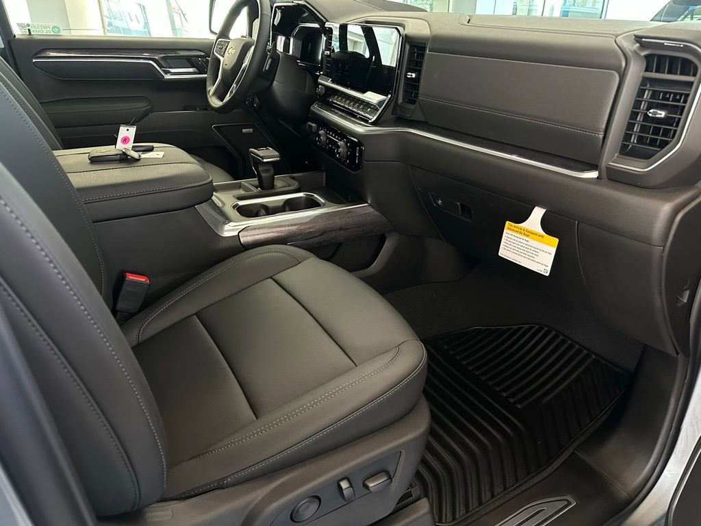 New 2026 Chevrolet Silverado 1500 LTZ w/ LTZ Premium Package image 14