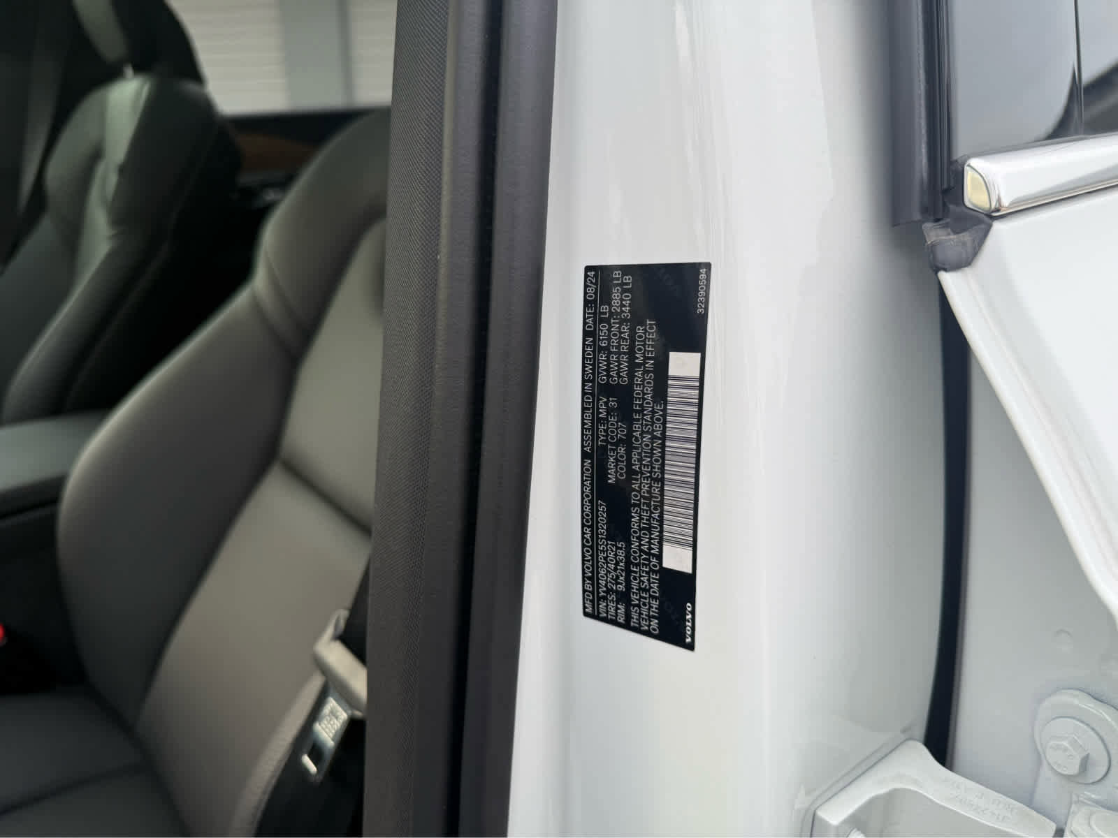 Used 2025 Volvo XC90 B6 Plus w/ Protection Package Premier image 9