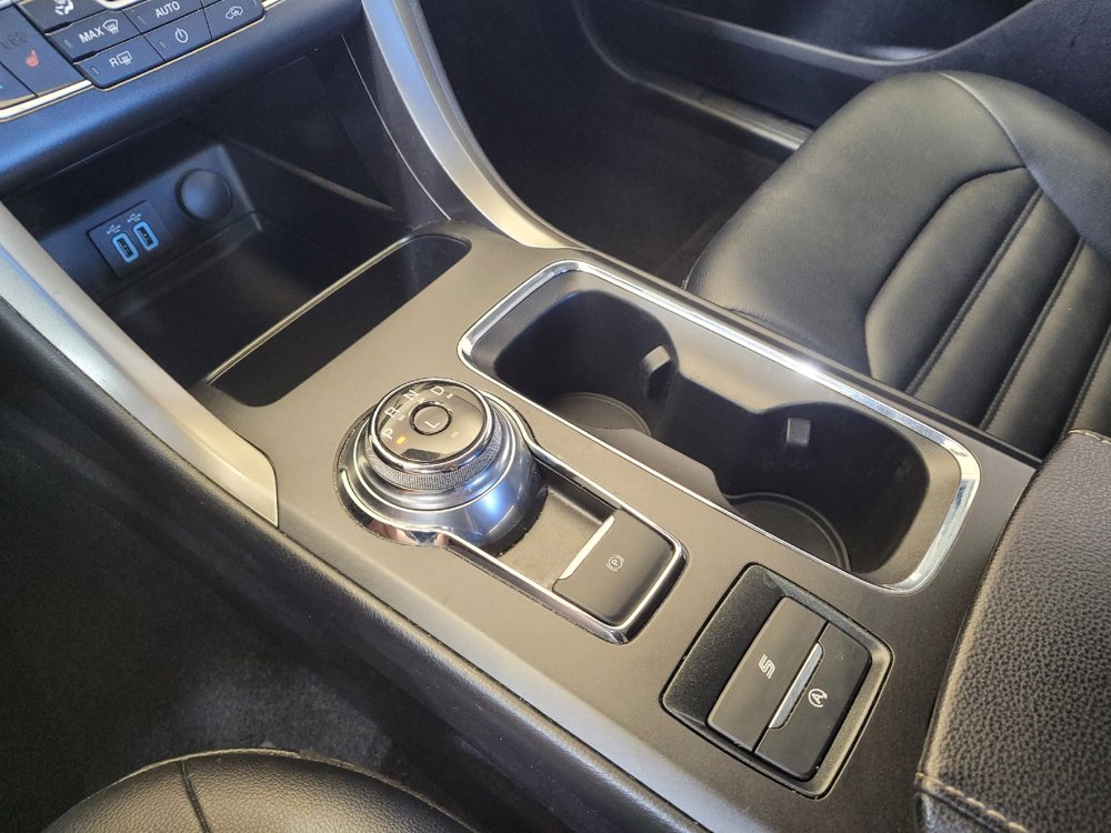 Used 2020 Ford Fusion SEL FWD image 26