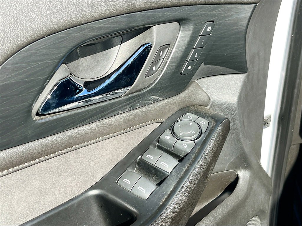 Used 2023 Chevrolet Traverse High Country image 18