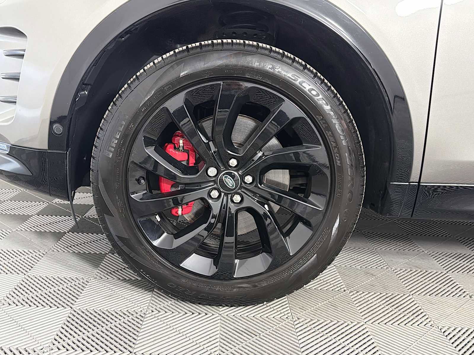 Used 2024 Land Rover Discovery Sport Dynamic SE image 29
