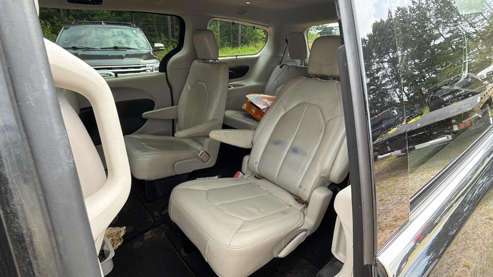Used 2021 Chrysler Pacifica Touring-L FWD image 17