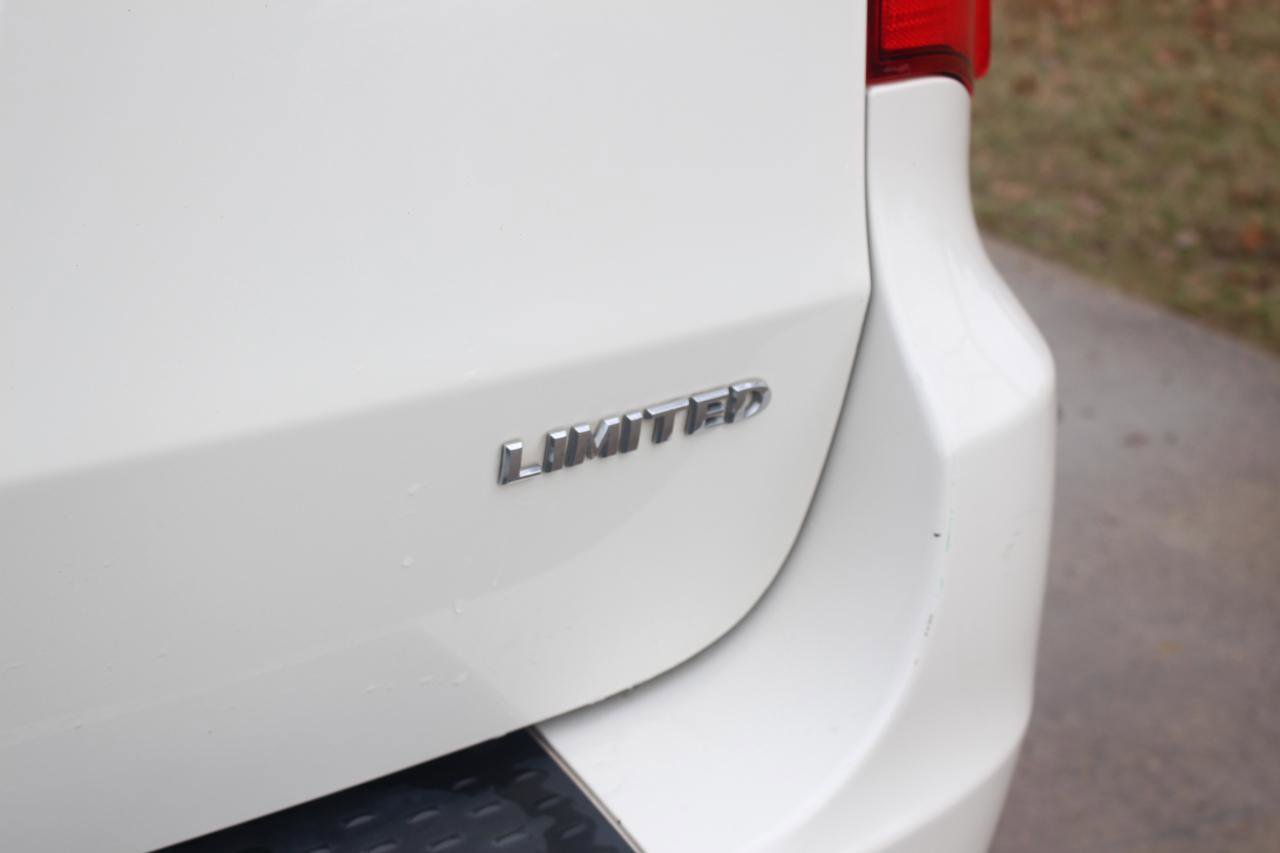 Used 2013 Chrysler Town & Country Limited w/ Trailer Tow Group FWD image 50