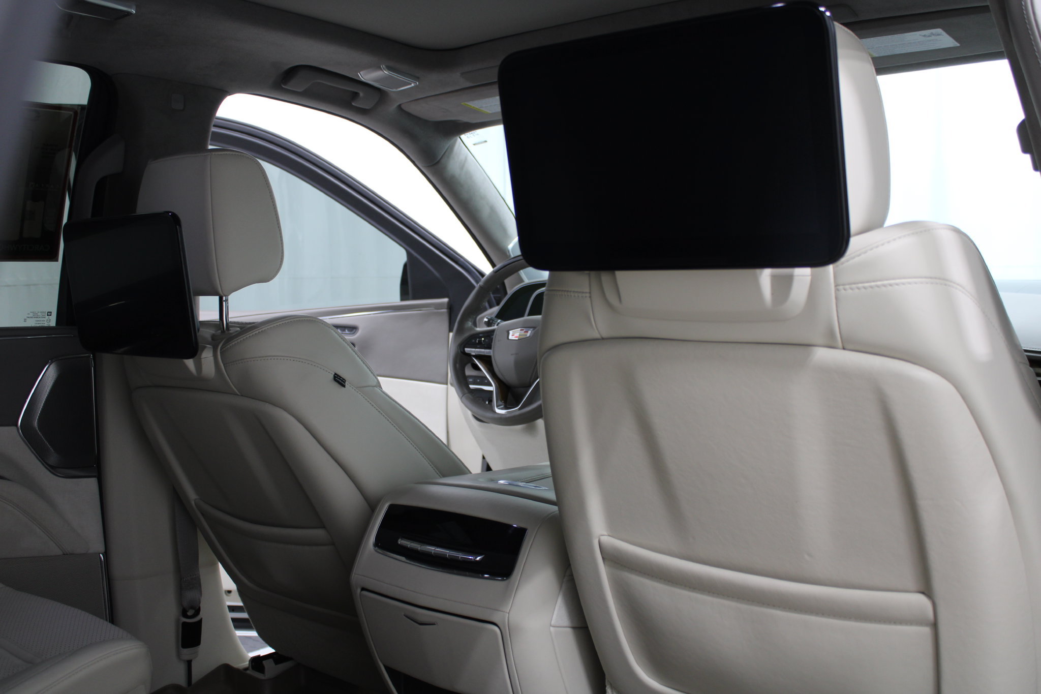 Used 2021 Cadillac Escalade Premium Luxury Platinum AWD/4WD image 25