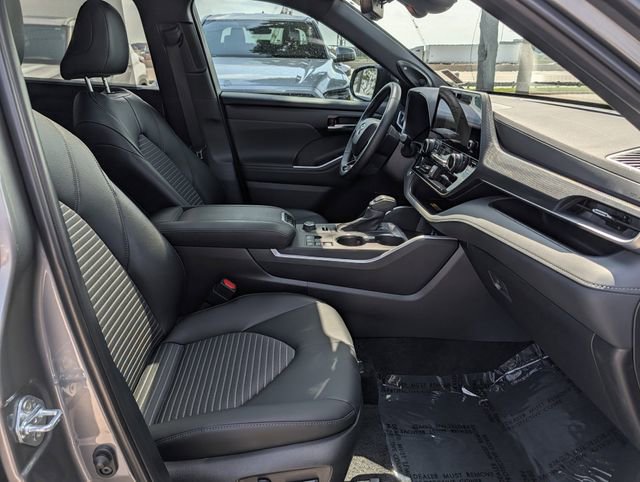 Certified 2026 Toyota Highlander XSE image 34
