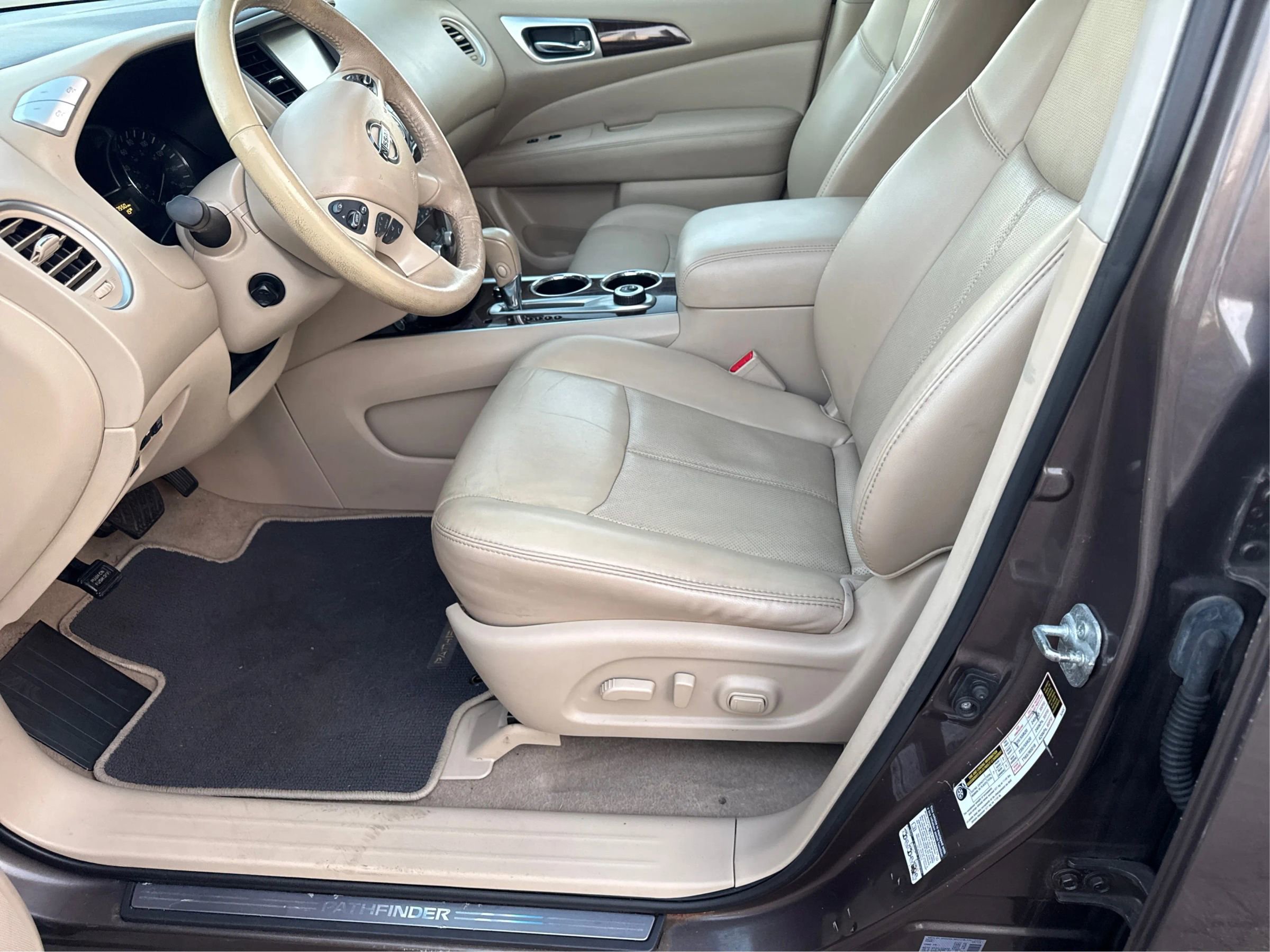 Used 2015 Nissan Pathfinder Platinum AWD/4WD image 10