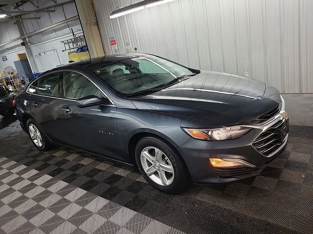 Used 2021 Chevrolet Malibu LS w/ Driver Confidence Package II FWD image 3