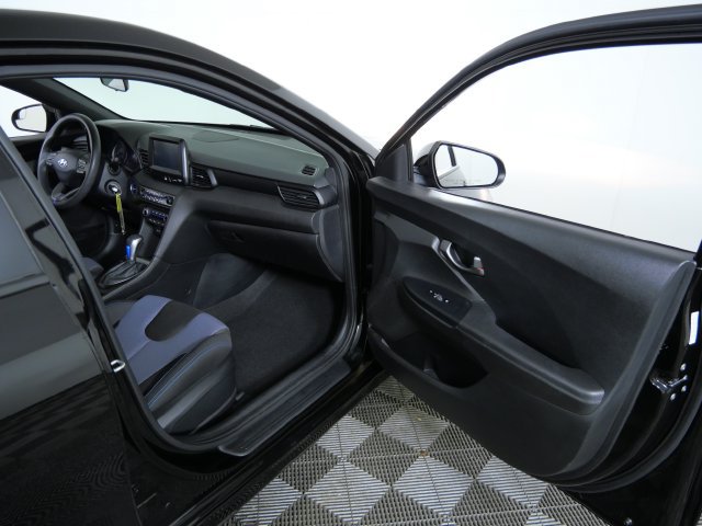 Used 2020 Hyundai Veloster 2.0 FWD image 11