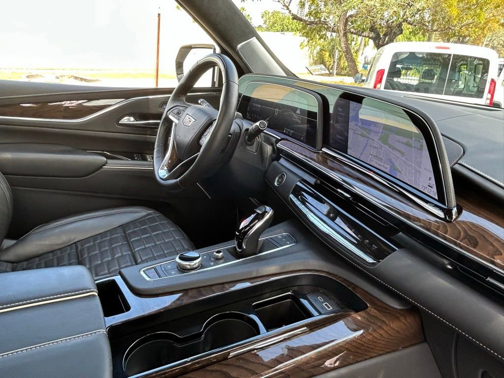Used 2024 Cadillac Escalade ESV Sport Platinum w/ LPO, ONYX Package image 45