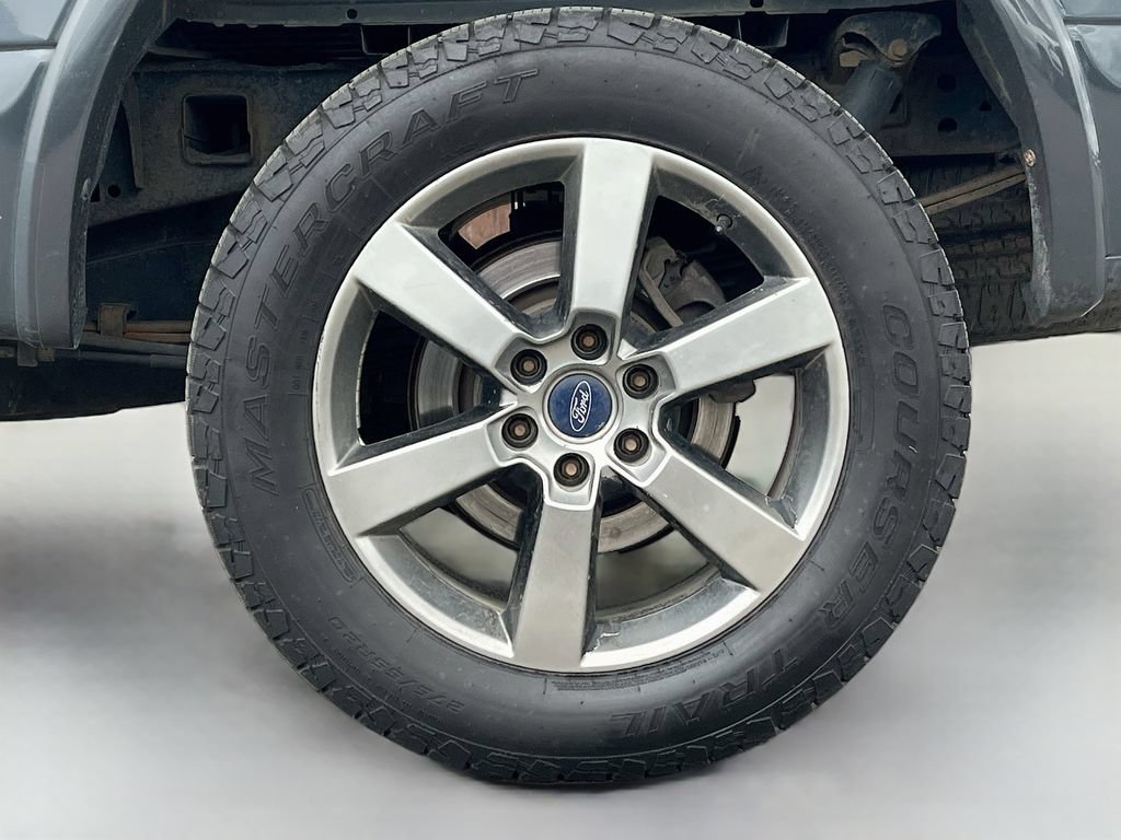 Used 2016 Ford F150 XLT w/ Equipment Group 302A Luxury AWD/4WD image 9