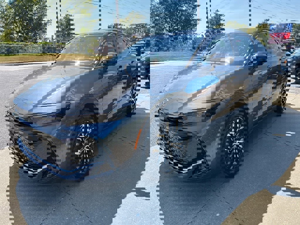 Used 2023 Toyota Crown XLE image 5