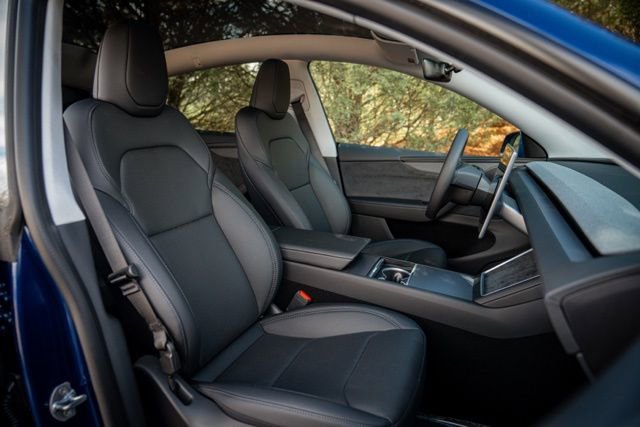 Used 2026 Tesla Model Y Long Range image 38