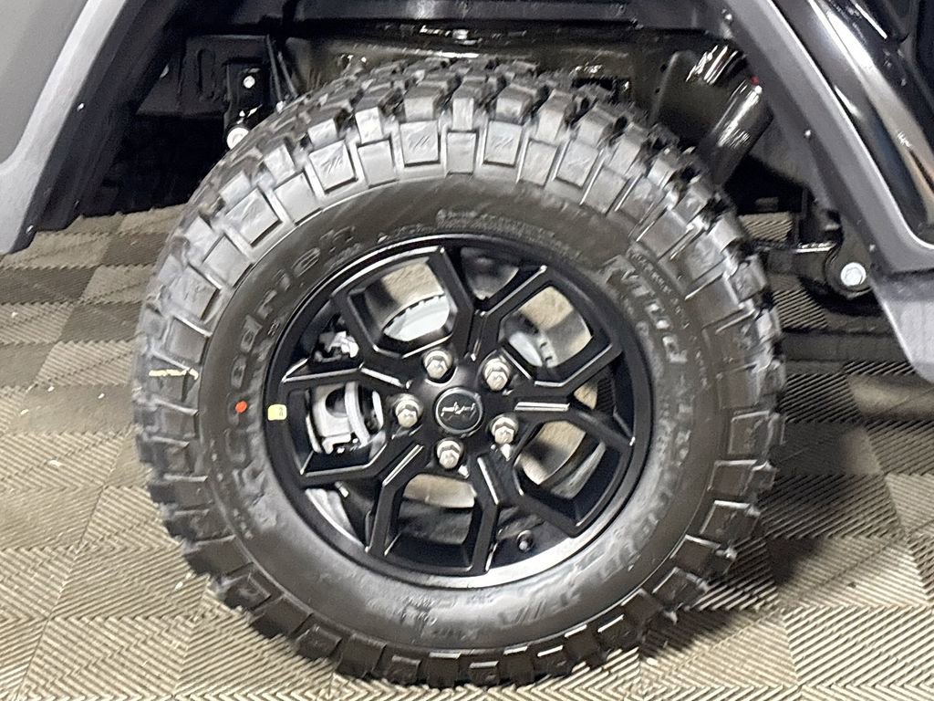 New 2025 Jeep Gladiator Sport image 23