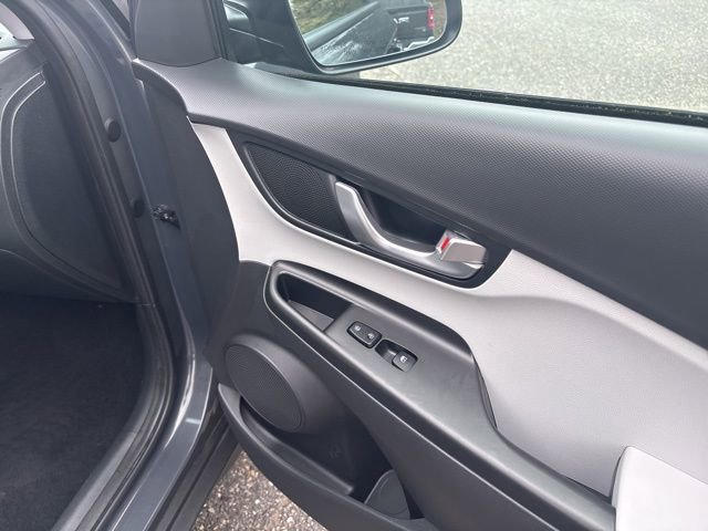 Used 2023 Hyundai Kona SEL w/ Convenience Package image 5